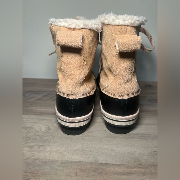 Merona Women's Tan and Black Duck Boots,Winter Boots,Size 7,Good Condition - Picture 2 of 9